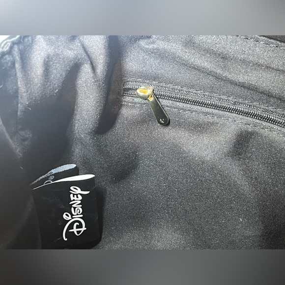 DISNEY MICKEY MOUSE BACKPACK PURSE NOVELTY WITH THE OPTION TO REVEAL MICKEY 🖤🤍 - Picture 3 of 14